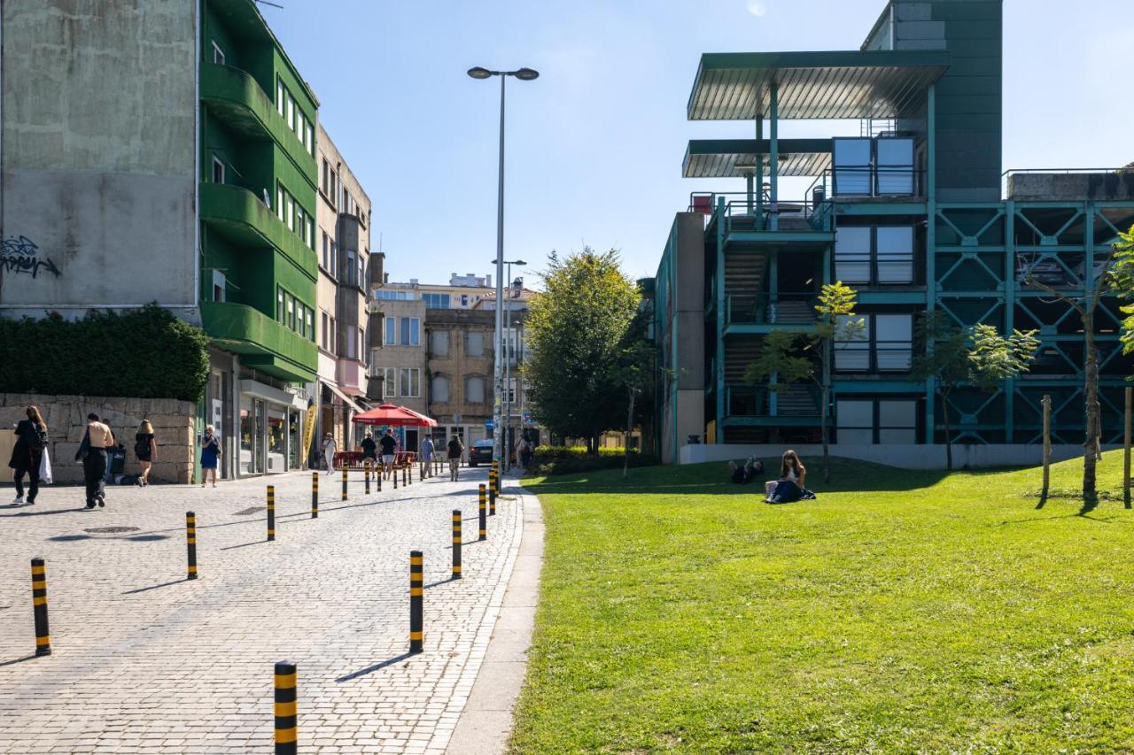 Downtown 2 Minutes By Walk To Center And Metro-Direct To Airpot T4 Daire Porto Dış mekan fotoğraf