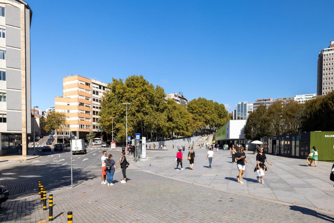 Downtown 2 Minutes By Walk To Center And Metro-Direct To Airpot T4 Daire Porto Dış mekan fotoğraf
