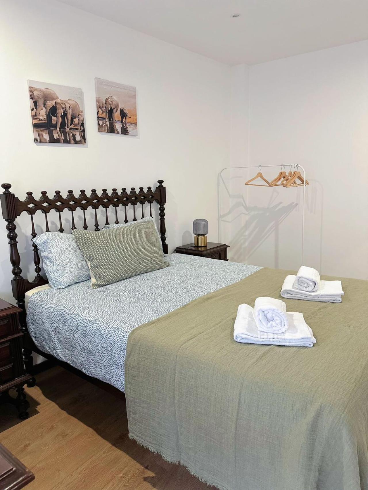 Downtown 2 Minutes By Walk To Center And Metro-Direct To Airpot T4 Daire Porto Dış mekan fotoğraf