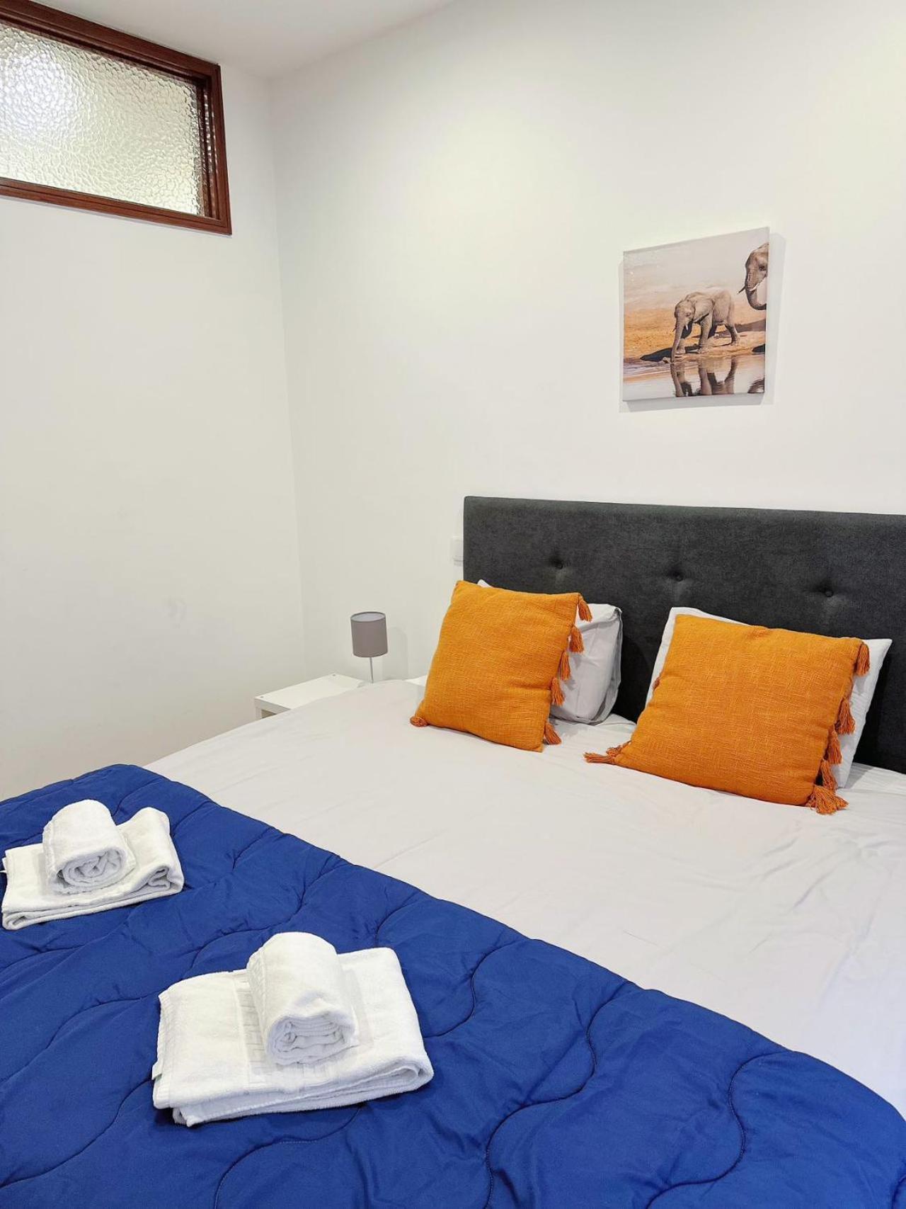 Downtown 2 Minutes By Walk To Center And Metro-Direct To Airpot T4 Daire Porto Dış mekan fotoğraf