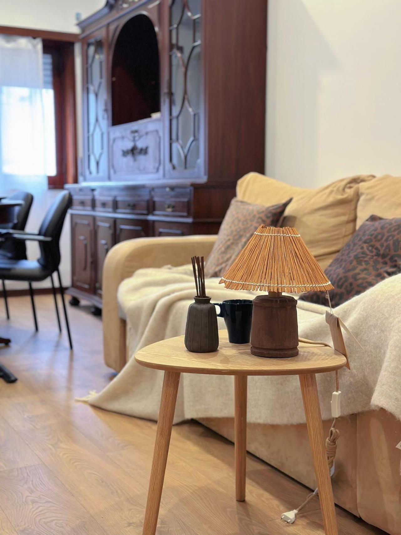 Downtown 2 Minutes By Walk To Center And Metro-Direct To Airpot T4 Daire Porto Dış mekan fotoğraf